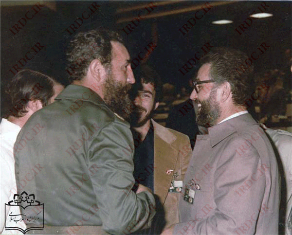 ابراهیم یزدی در کنار فیدل کاسترو