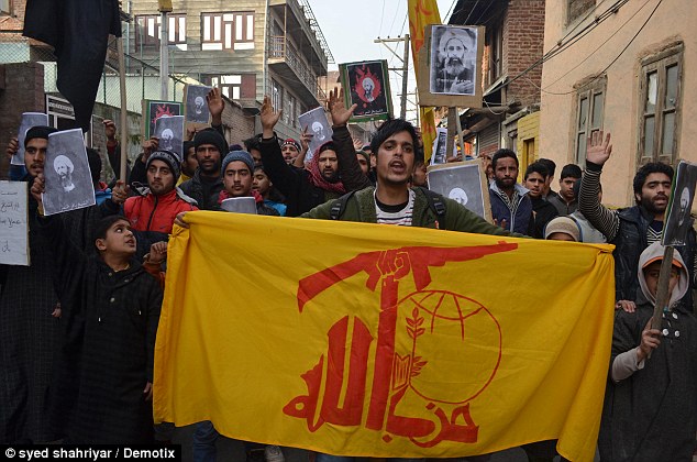 دیلی میل: اعتراضات گسترده شیعیان جهان به اعدام شیخ نمر/ عربستان، داعش سفید+ تصاویر