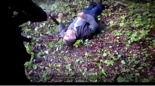 اعدام فجیع مرد روس بوسیله تروریست‌های داعش+ تصاویر
