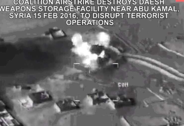 انفجار انبار تسلیحات داعش در حمله جنگنده‌های آمریکایی+ فیلم