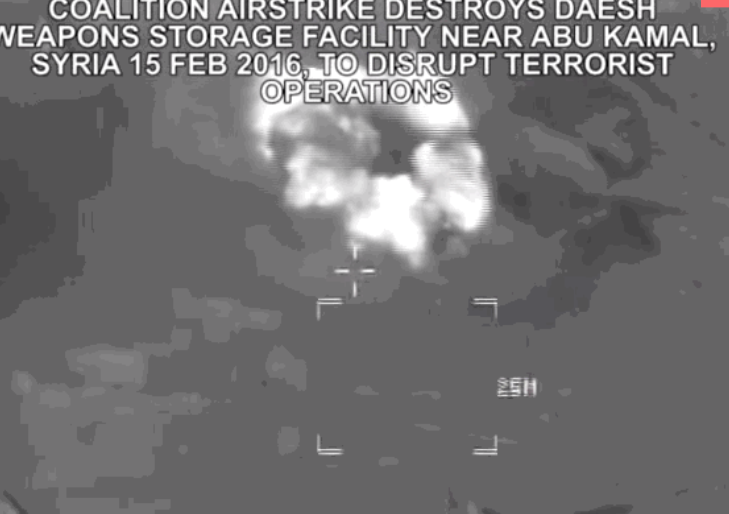 انفجار انبار تسلیحات داعش در حمله جنگنده‌های آمریکایی+ فیلم