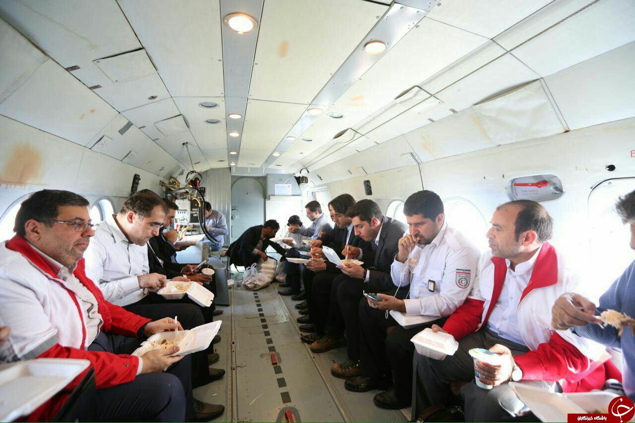ناهار وزیر بهداشت در هواپیما + عکس