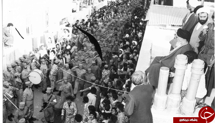 اولین رژه ارتش در مقابل امام خمینی(ره)+تصاویر
