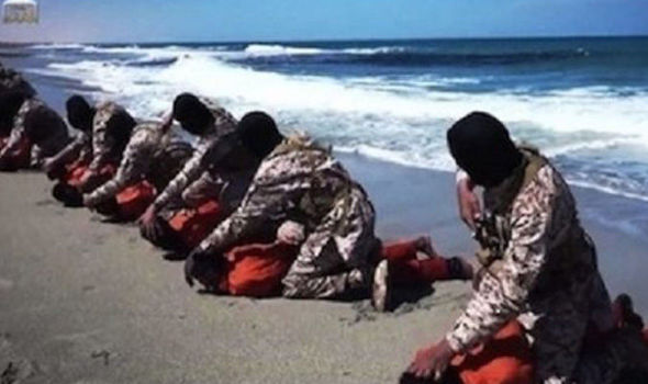 اعدام وحشیانه گروهی از مسیحیان به دست داعش+ تصاویر