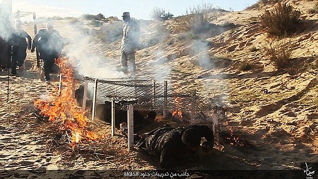 گوشه ای از خاطرات یک داعشی سابق: مجبور شدم سوختن خلبان اردنی را ببینم+تصاویر