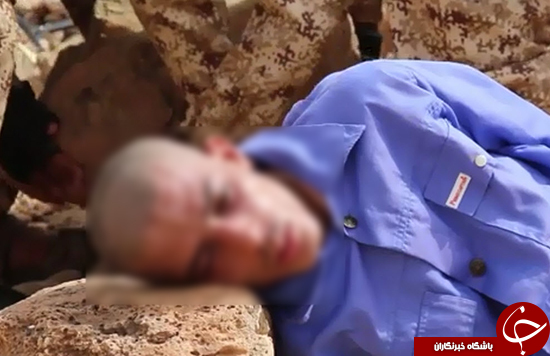 شیوه فجیع اعدام زندانیان از سوی داعش/ کوبیدن سنگ به سر اسرا +تصاویر 18+