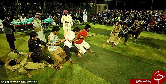 برگزاری بازی های المپیک داعشی در عراق/ از صندلی بازی تا طناب کشی+ تصاویر