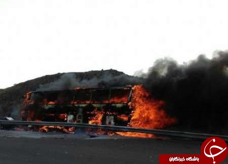 اتوبوس مسافربری در آزادراه قم – تهران آتش گرفت/ پرواز بالگرد اورژانس برای نجات مسافران+تصاویر
