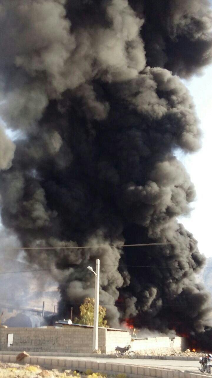 کارخانه ایزوگام آبدانان در آتش سوخت+ تصاویر