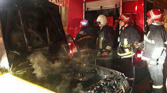 آتش سوزی خودروی سواری در پارکینگ منزل مسکونی +تصاویر