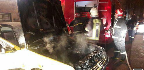آتش سوزی خودروی سواری در پارکینگ منزل مسکونی +تصاویر