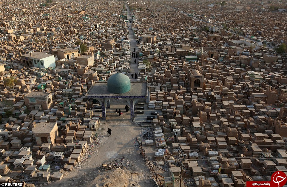 بزرگ‌ترین قبرستان جهان به لطف داعش روز به روز بزرگتر می‌شود +تصاویر