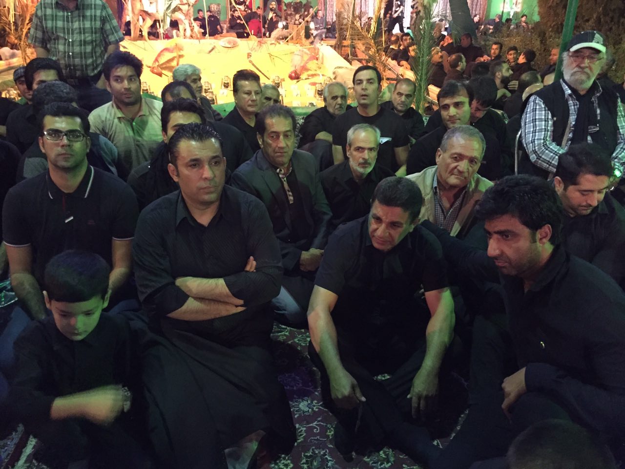 حضور ورزشی ها در هیئت امام حسین+تصاویر