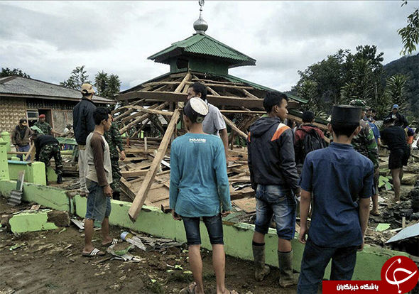 ویران شدن چند خانه به دنبال وقوع زمین‌لرزه اخیر اندونزی+ تصاویر