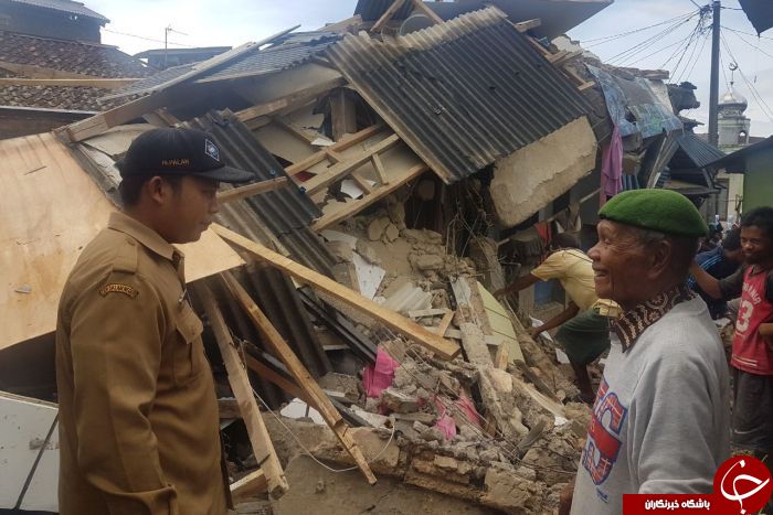 ویران شدن چند خانه به دنبال وقوع زمین‌لرزه اخیر اندونزی+ تصاویر