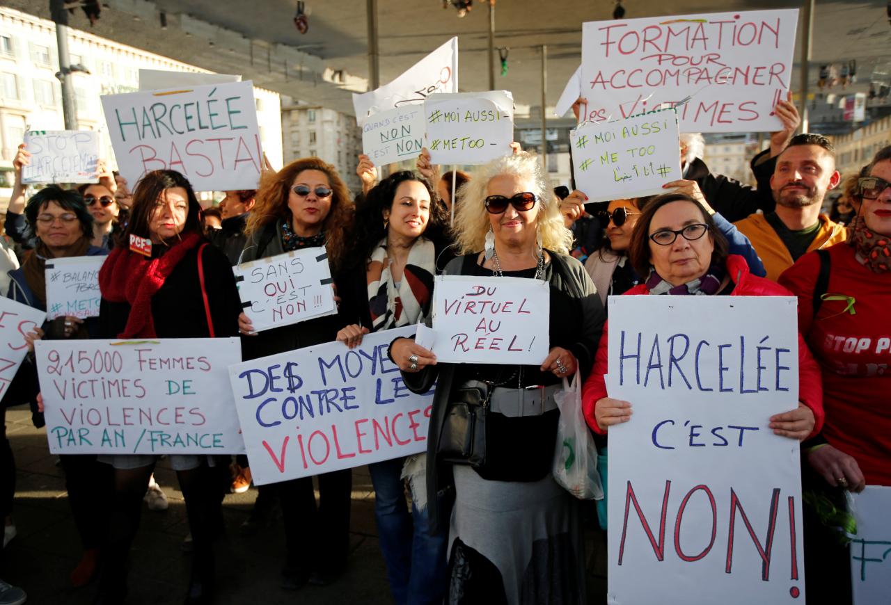 زنان فرانسوی علیه آزار جنسی در این کشور تظاهرات کردند
