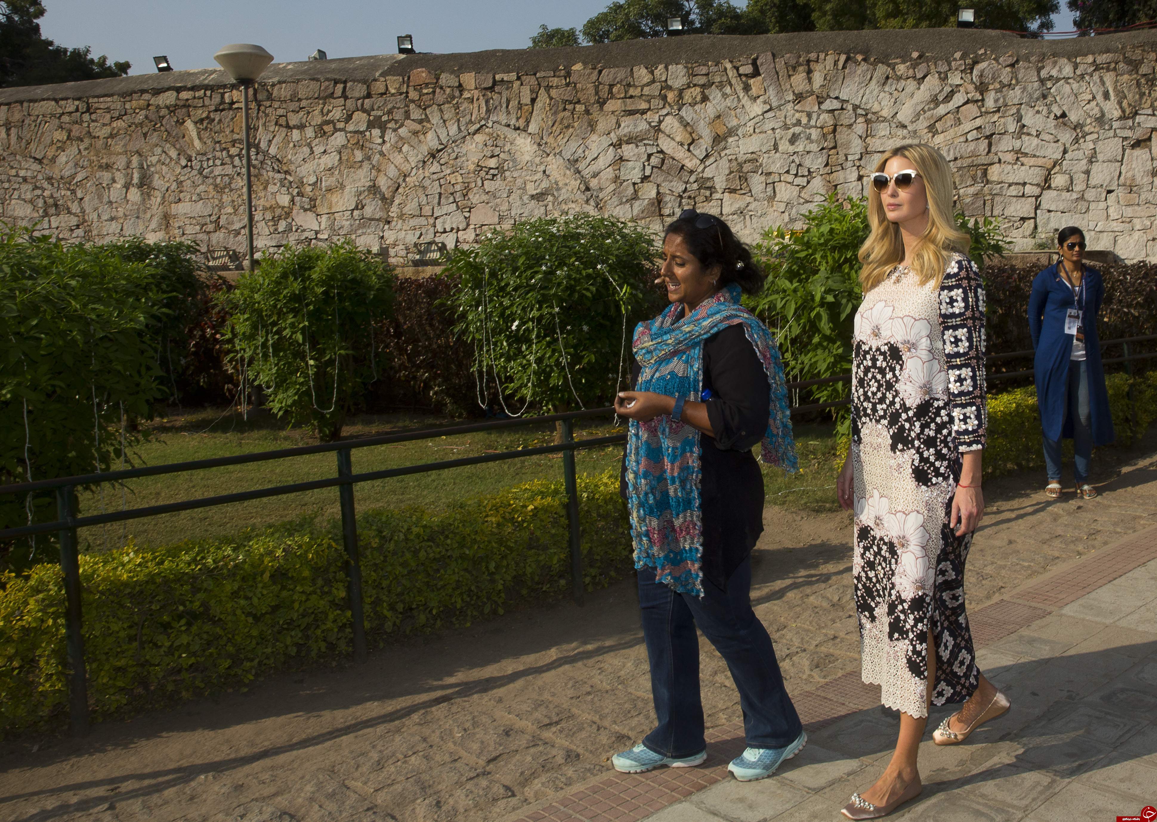 چرا لباس‌های هندی ایوانکا ترامپ جنجال برانگیز شد؟ + تصاویر