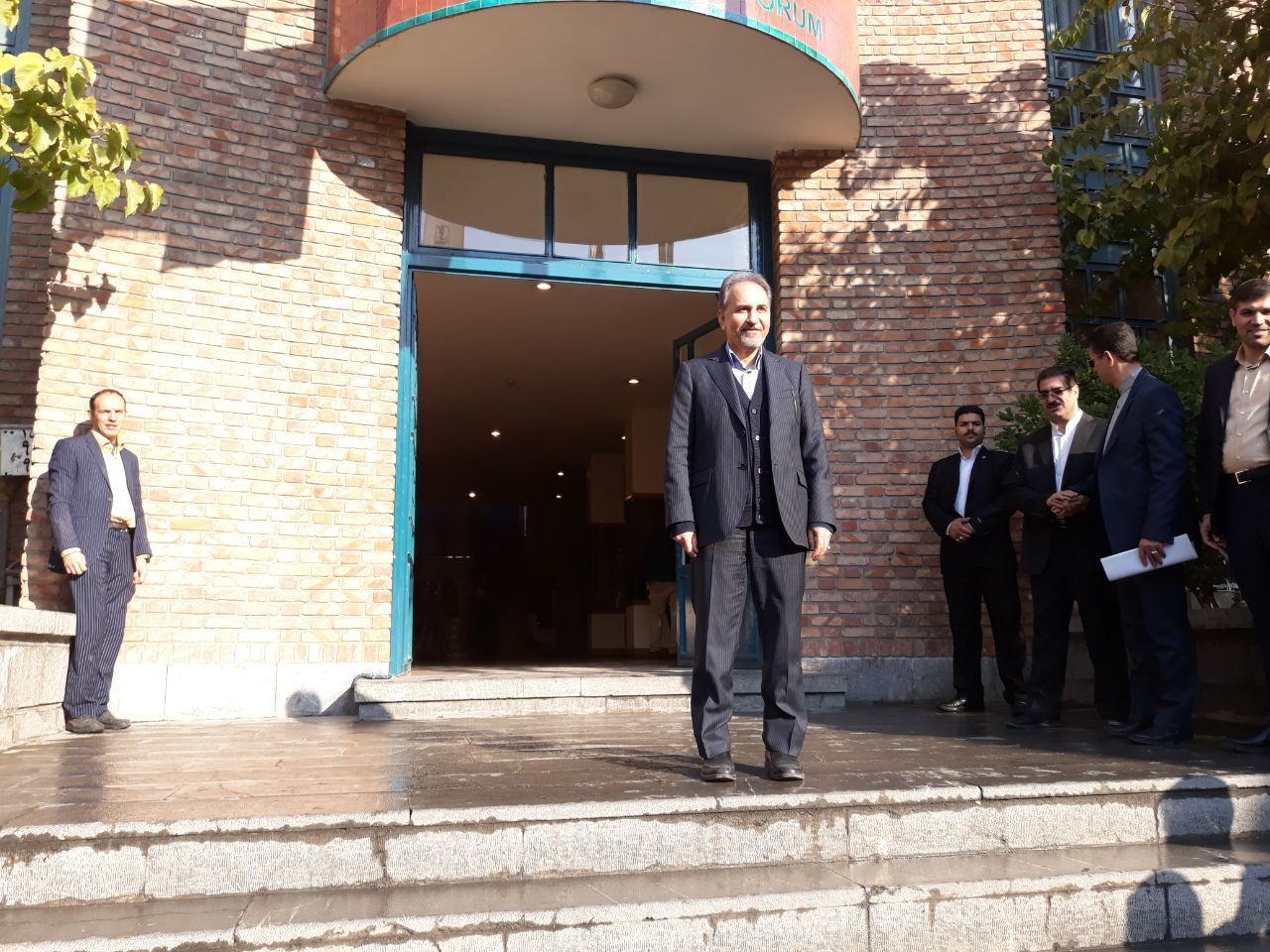 شهردار تهران از خانه هنرمندان بازدید کرد