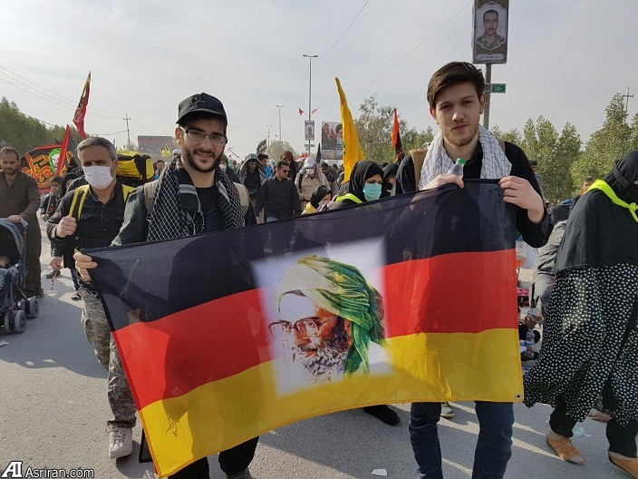 تصویر رهبر انقلاب روی پرچم آلمان (عکس)