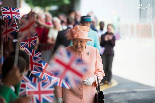 ملکه الیزابت دوم به دلیل عدم توانمندی، در طول جنگ جهانی دوم ، مسئول مکانیک ارتش بریتانیا بوده است.