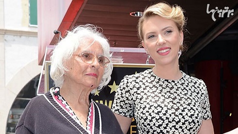 اسکارلت جوهانسون و مادربزرگش